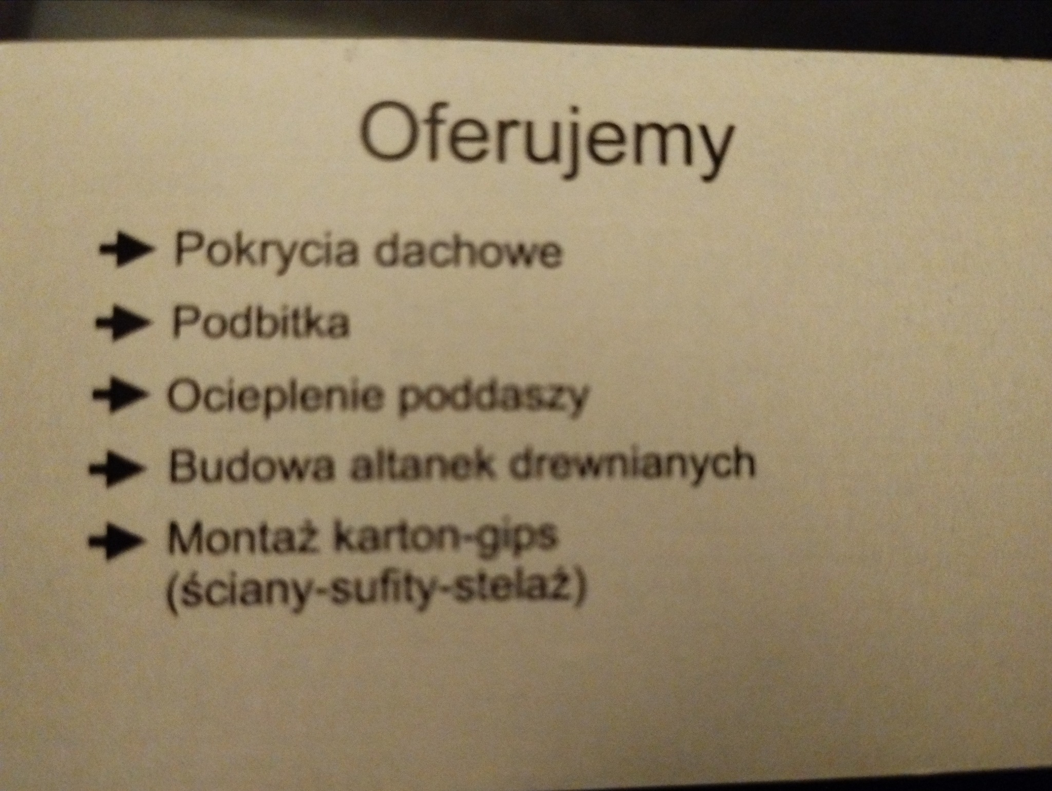 Ogłoszenie firmy oferującej pokrycia dachowe, podbitkę, ocieplenie poddaszy, budowę altanek drewnianych oraz montaż karton-gipsu (ściany-sufity-stelaż).