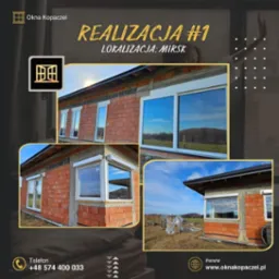 Montaż okien w surowym budynku z czerwonej cegły, widoczne różne etapy instalacji, na tle błękitne niebo odbijające się w szybach.