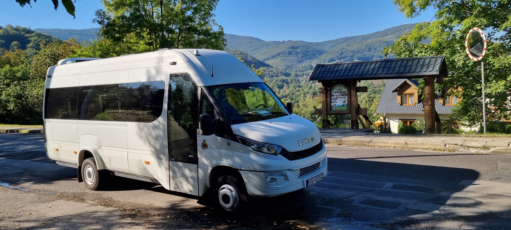 Przewozy osób busami