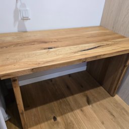 Dębowe olejowane biurko.