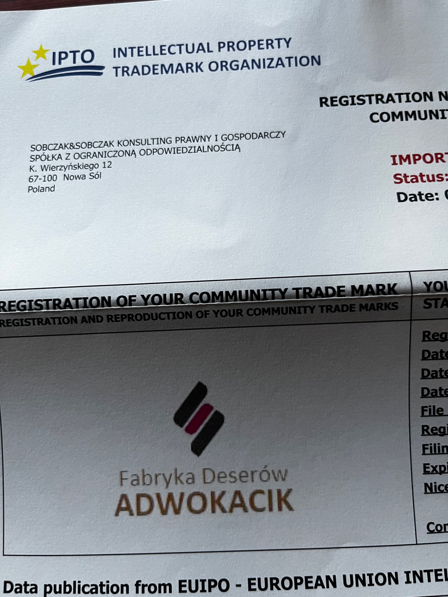Dokument rejestracji znaku towarowego 'Fabryka Deserów ADWOKACIK' przez IPTO (Intellectual Property Trademark Organization), z danymi firmy Sobczak&Sobczak Konsulting Prawny i Gospodarczy.
