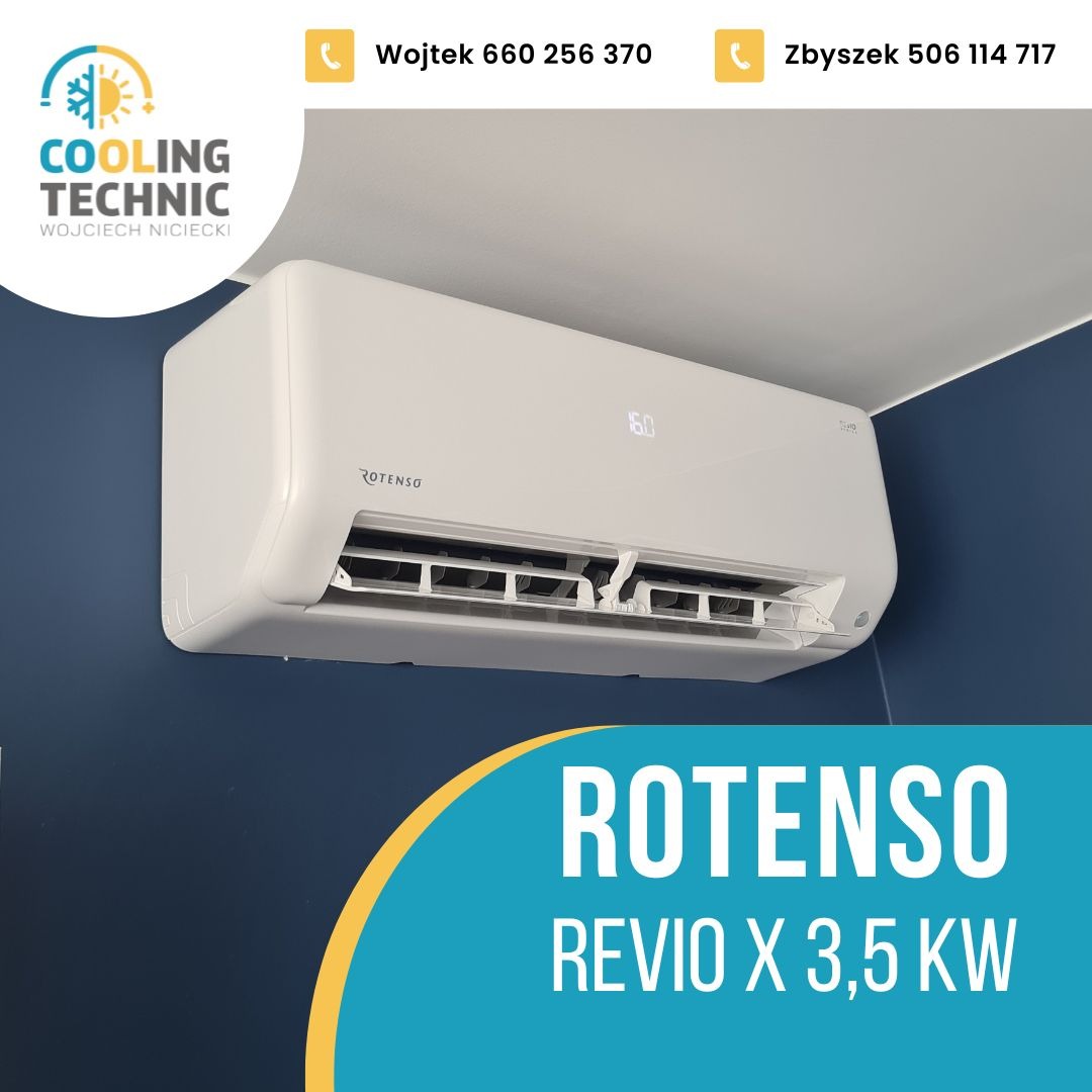 Klimatyzator Rotenso Revio X 3,5 kW zamontowany na niebieskiej ścianie, widoczne numery kontaktowe firmy.
