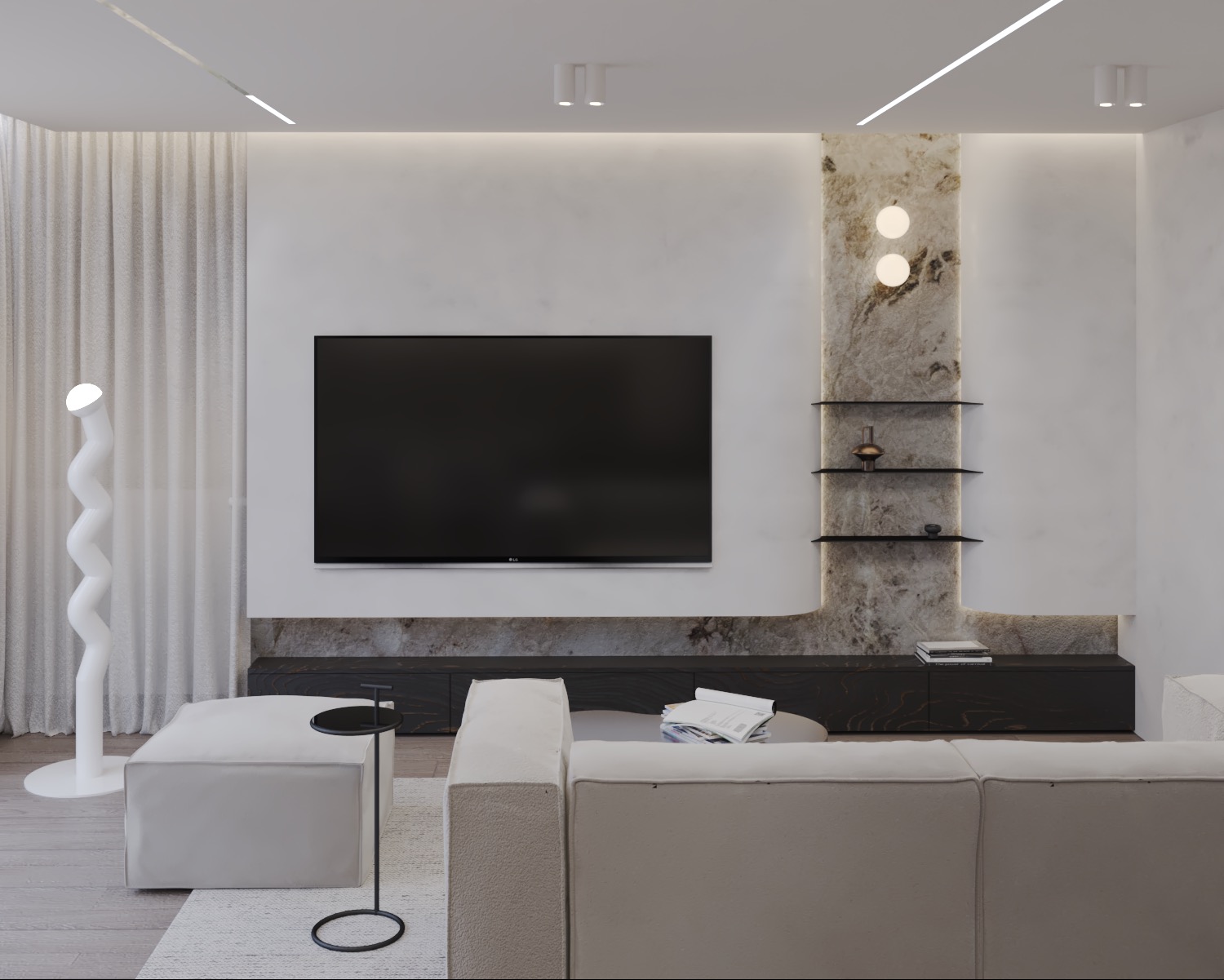 Nowoczesny salon z telewizorem, marmurowym panelem i półkami. Biała sofa i pufa, designerska lampa. Neutralna kolorystyka i minimalistyczny wystrój.