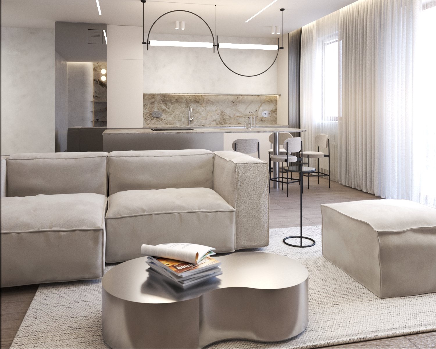 Jasne wnętrze w neutralnych barwach: sofa modułowa, metalowy stolik z magazynami, wyspa kuchenna z hokerami, okno z białymi zasłonami. Minimalistyczne lampy.