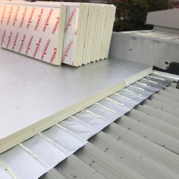 Dach klejony na basenie