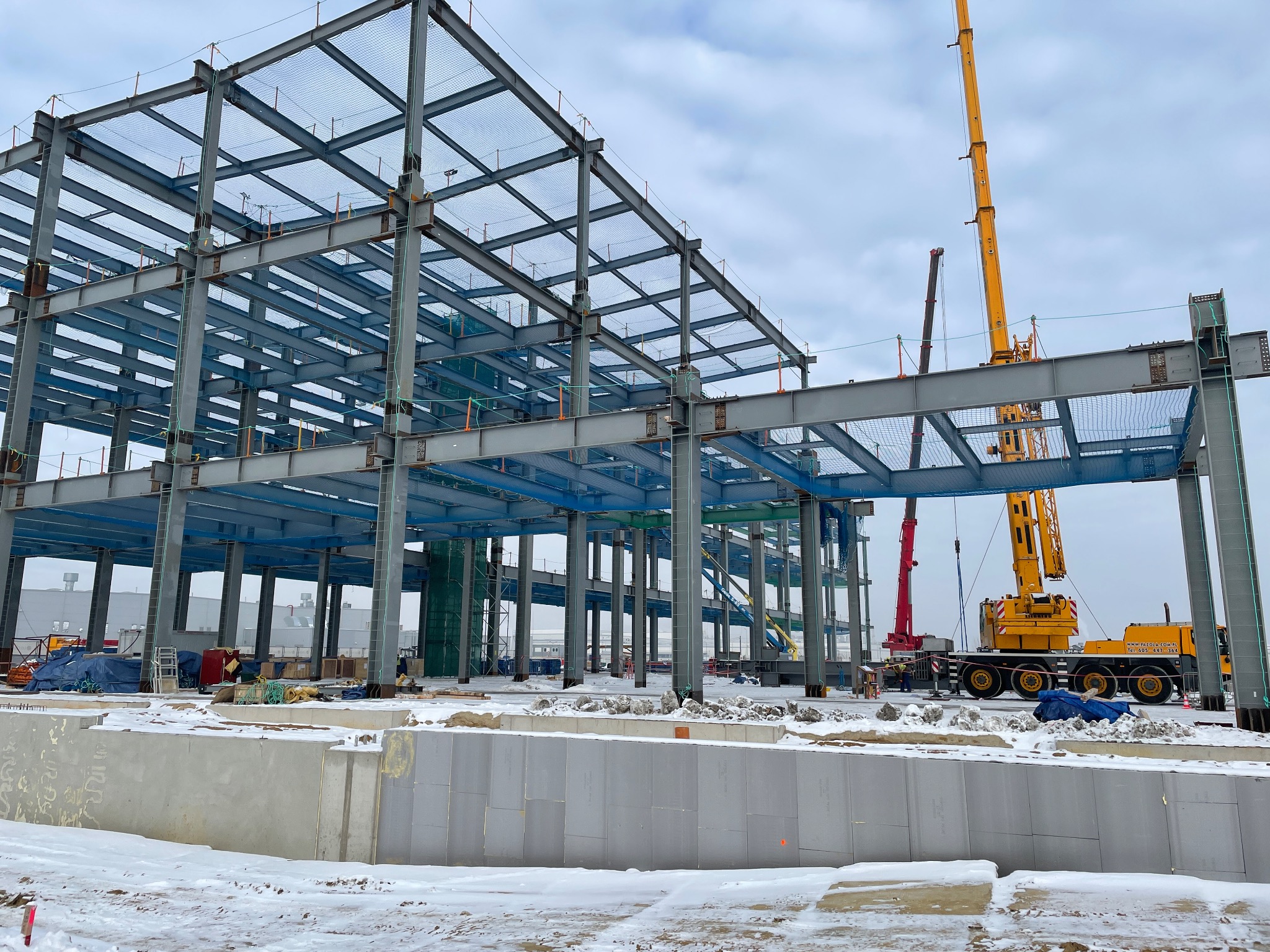 Konstrukcja stalowa fabryki baterii