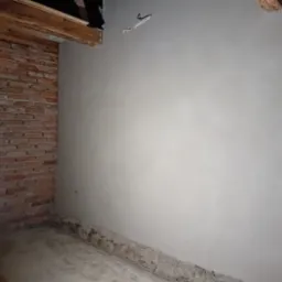 Renowacja starych obiekt&oacute;w . Tynk cementowo wapienny .