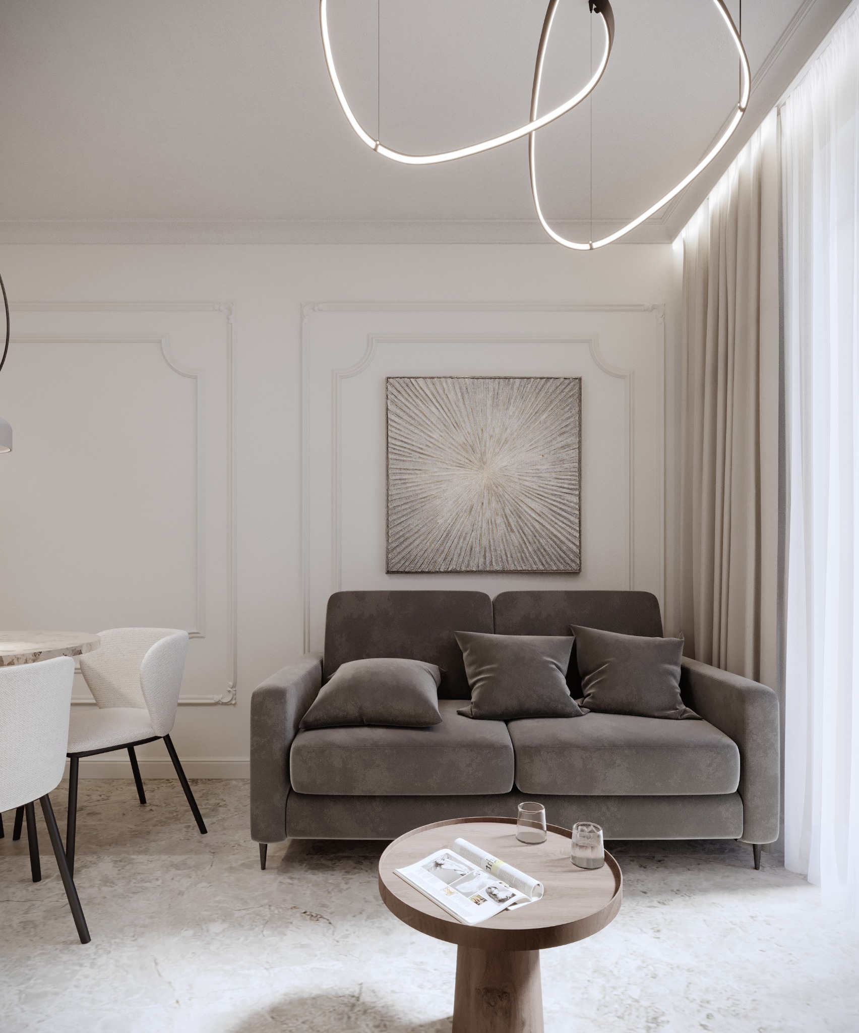 Elegancki salon w neutralnych barwach: szary sofa z poduszkami, okrągły stolik kawowy z magazynem i szklankami, białe krzesła przy stole i nowoczesna lampa sufitowa.