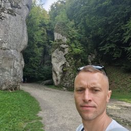 Petro Voznyi - Montaż Alarmów Warszawa
