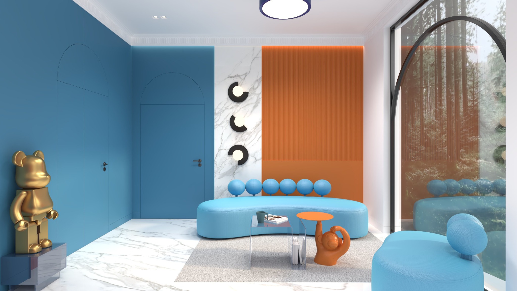Wnętrze pokoju z niebieskimi ścianami, marmurową podłogą i pomarańczowymi akcentami, wyposażone w futurystyczną sofę z kulistymi oparciami, transparentny stolik kawowy, oraz złotą figurkę misia...