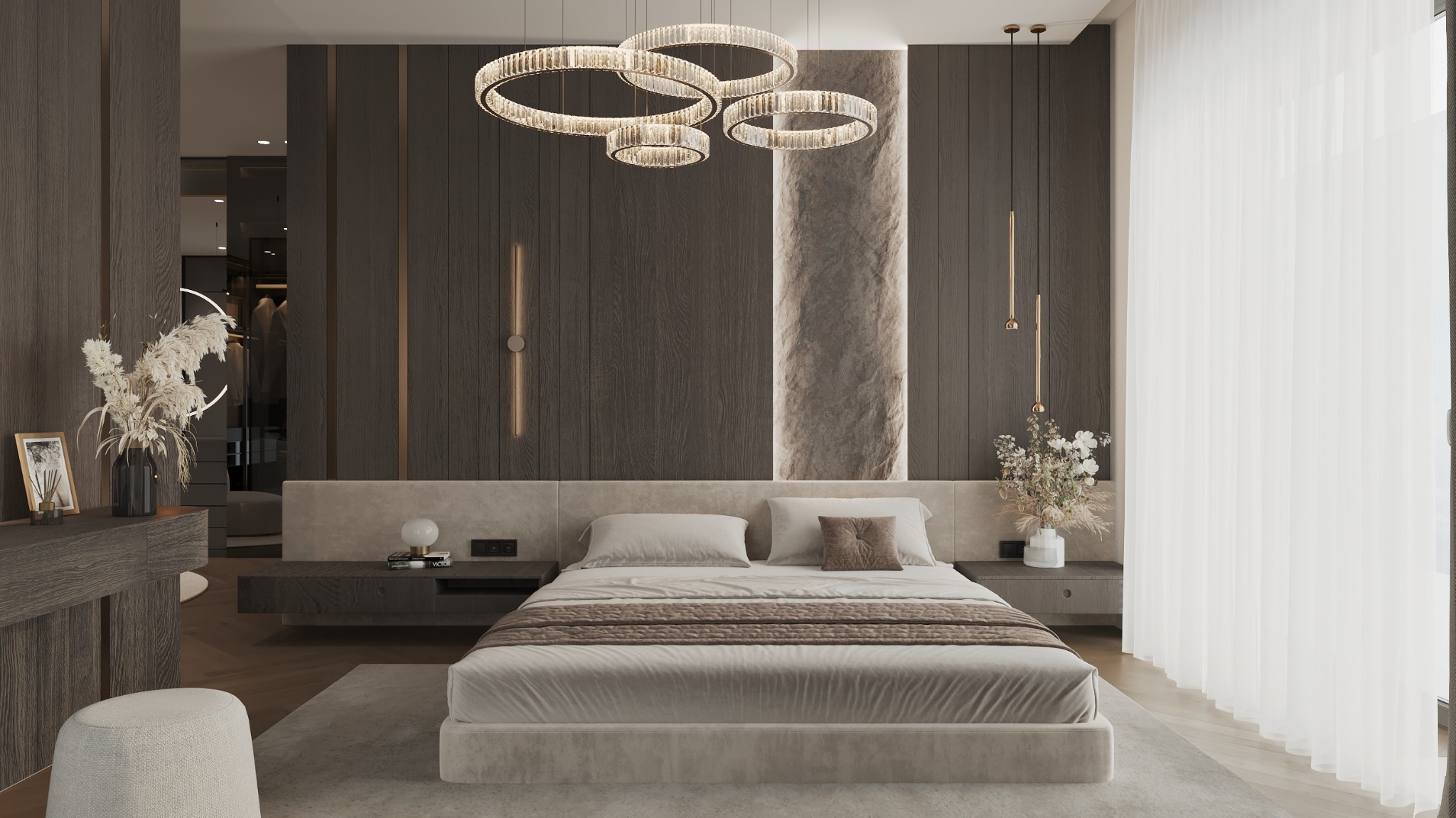 Nowoczesna sypialnia w Warszawie z łóżkiem w odcieniach beżu, okrągłym, kryształowym żyrandolem i drewnianą ścianą z podświetlanymi elementami dekoracyjnymi.