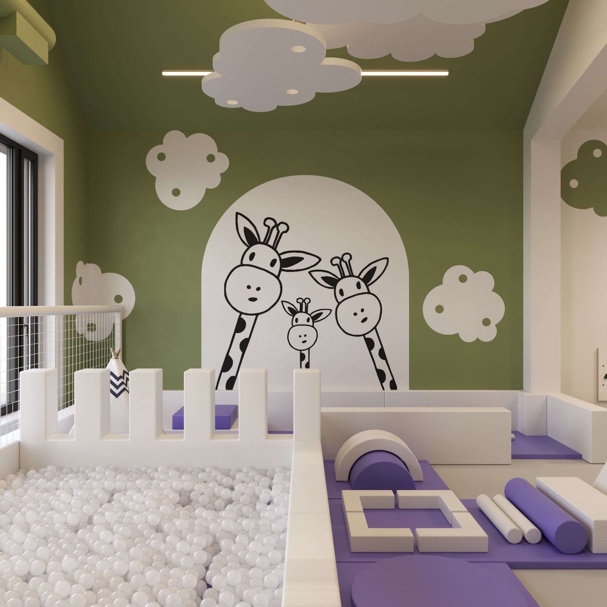 Kreatywna aranżacja pokoju dziecięcego z basenem z białymi kulkami, elementami w kolorze liliowym oraz dekoracją ścienną z motywem żyraf i chmur na oliwkowym tle.