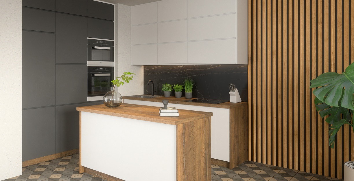 Nowoczesna kuchnia z wyspą, fronty w kolorze białym i grafitowym, drewniany blat, czarny backsplash z marmurowym wzorem i dekoracyjna ściana z drewnianych listew.