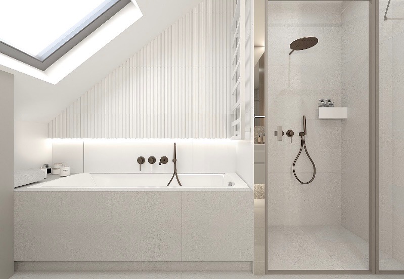 Minimalistyczna łazienka na poddaszu z wanną obudowaną płytkami i kabiną prysznicową, wykończona w bieli z akcentami w kolorze brązowym.