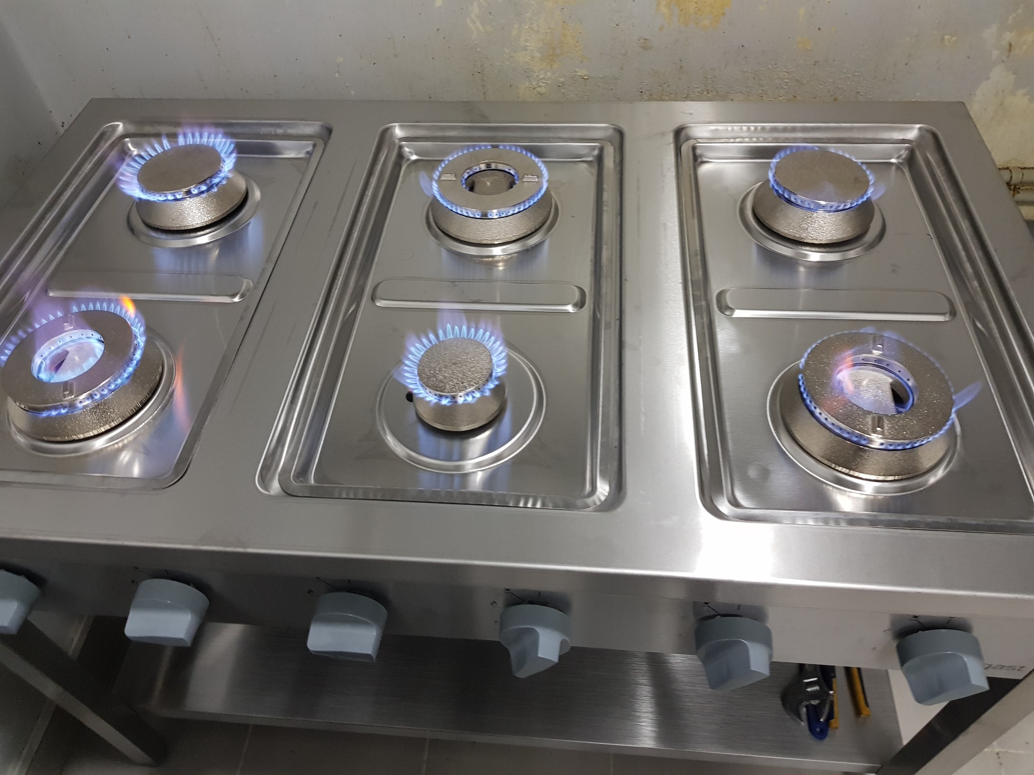 takie gastronomiczne kuchenki również podłączam