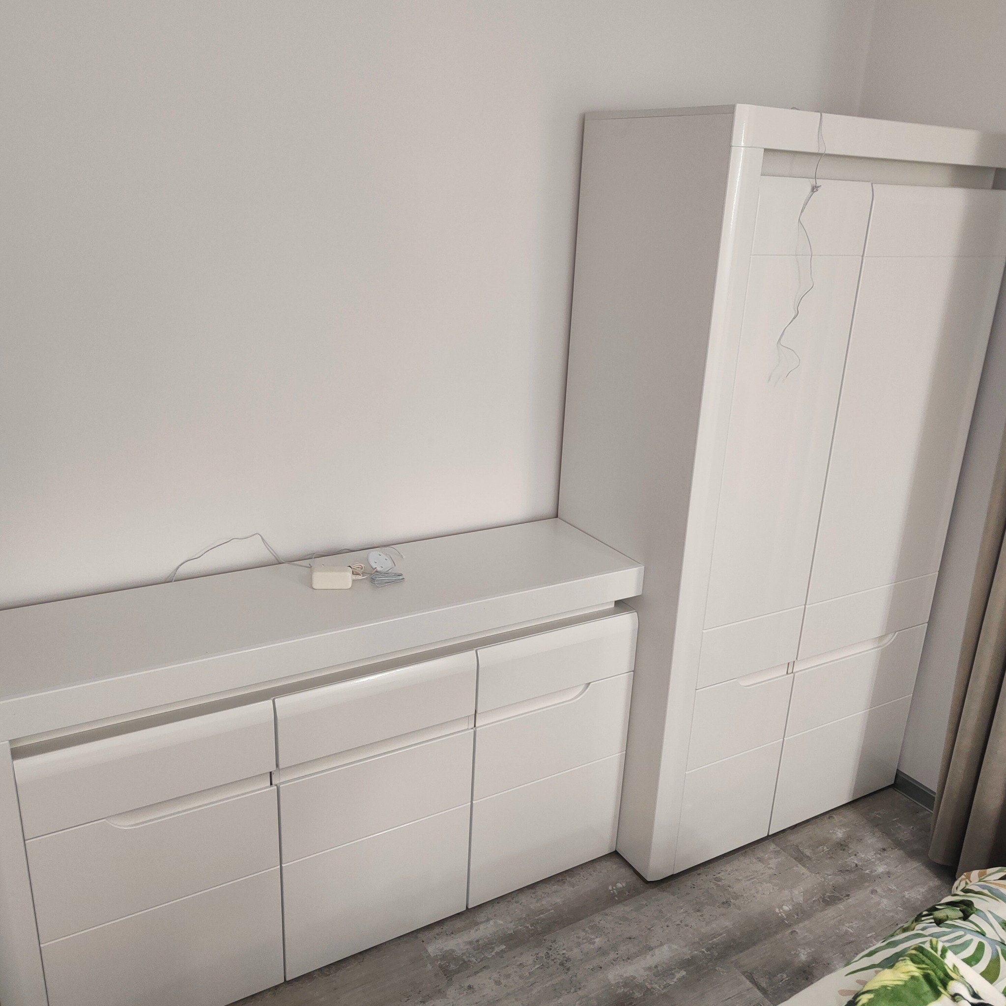 Meble z frontem lakierowanym