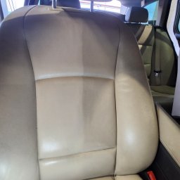 PIN UP CAR WASH SPÓŁKA Z OGRANICZONĄ ODPOWIEDZIALNOŚCIĄ - Czyszczenie skóry plus detailing wnętrza.