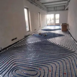 Ogrzewanie podłogowe w przypadku pompy ciepła układana co 10cm