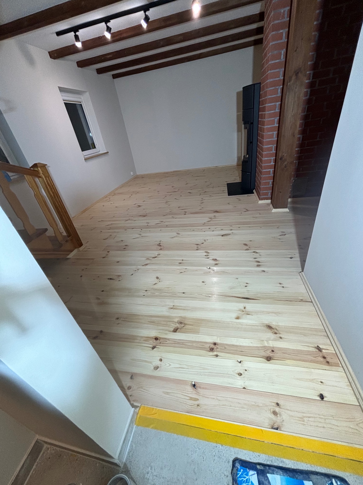 Wykonanie podłogi drewnianej pióro-wpust