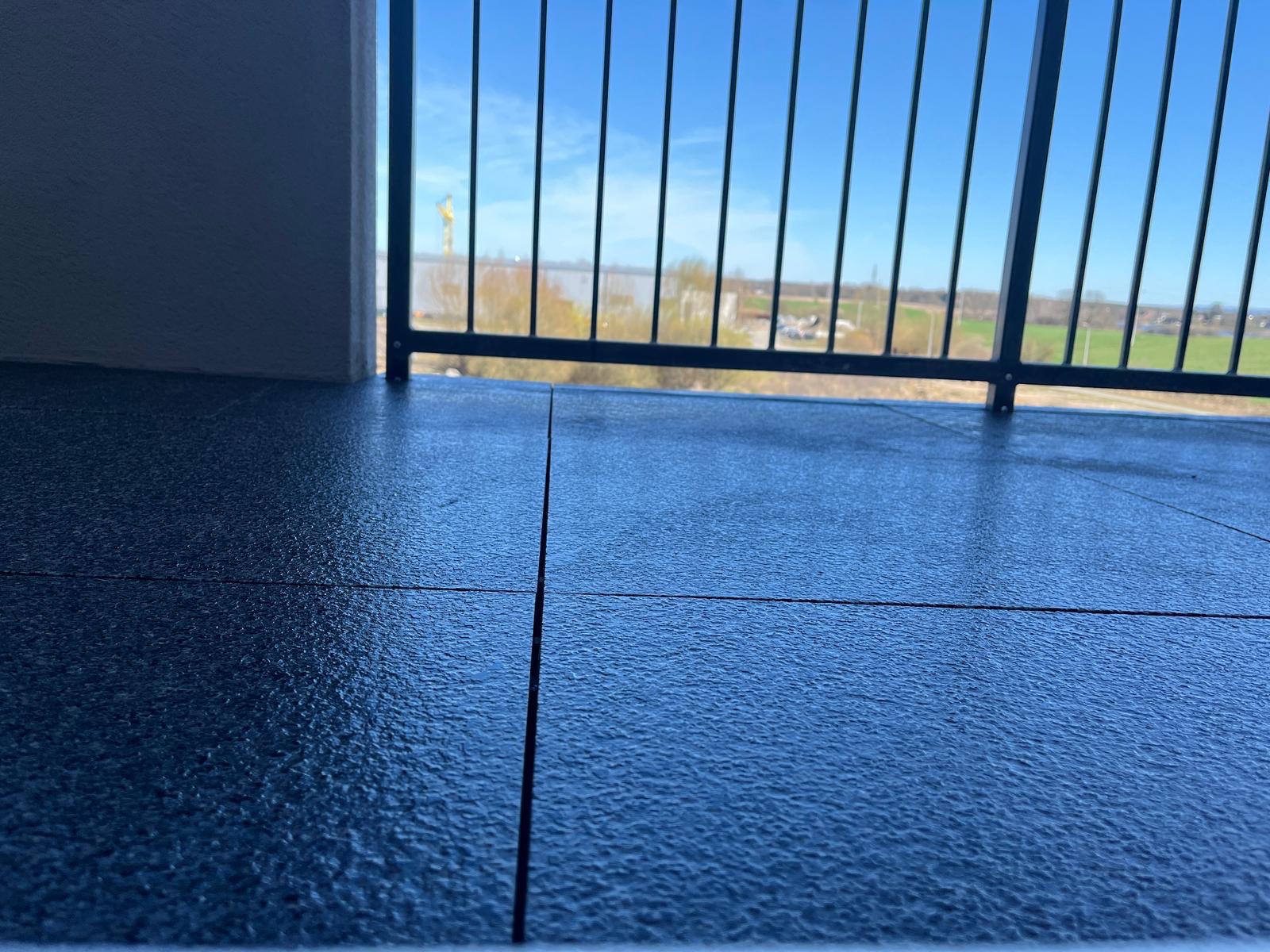 Balkon wentylowany z kamienia