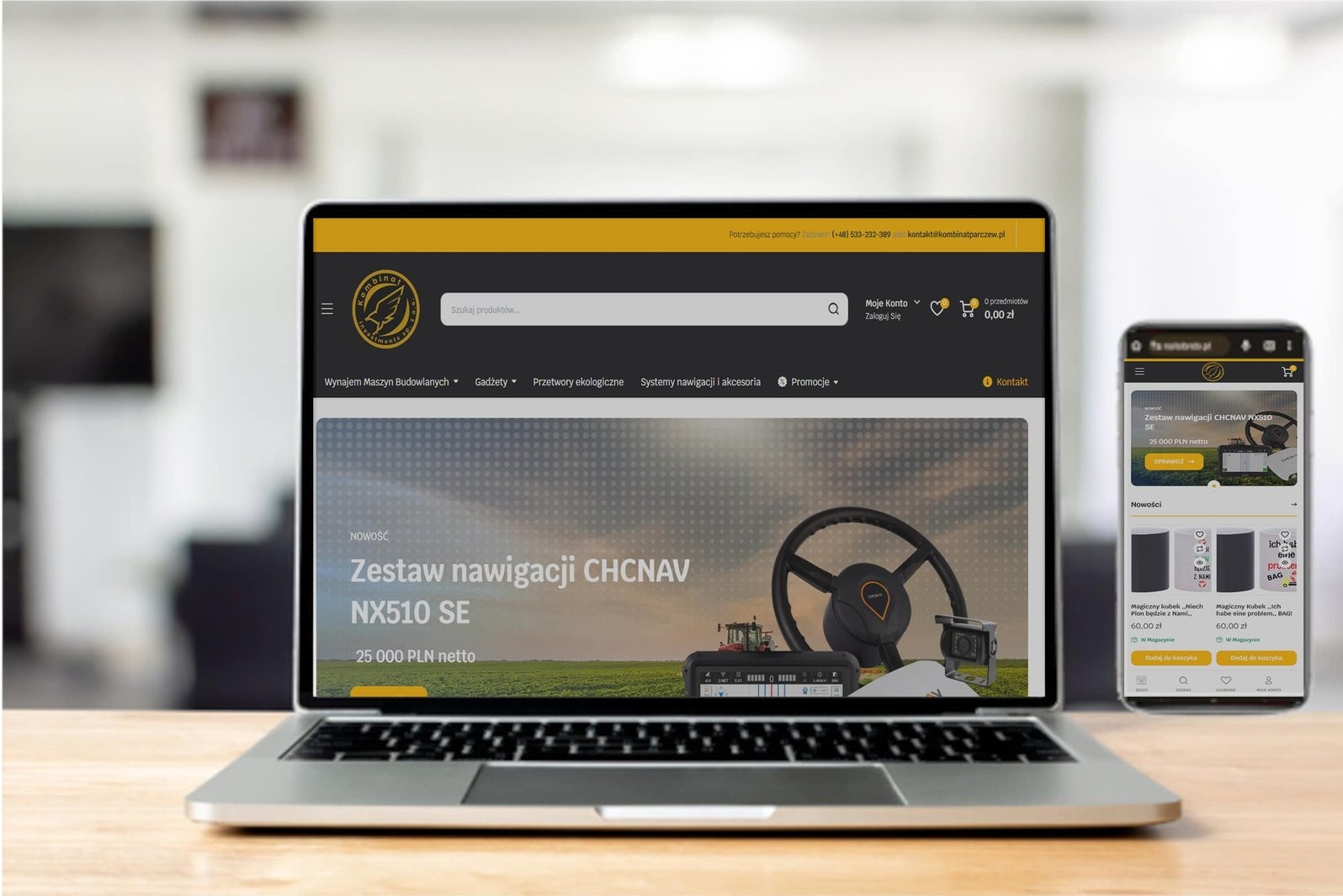 Laptop i smartfon prezentują stronę internetową kombinatparczew.pl z ofertą zestawu nawigacji CHCNAV NX510 SE.  Żółto-czarna kolorystyka, widoczne menu i produkty.