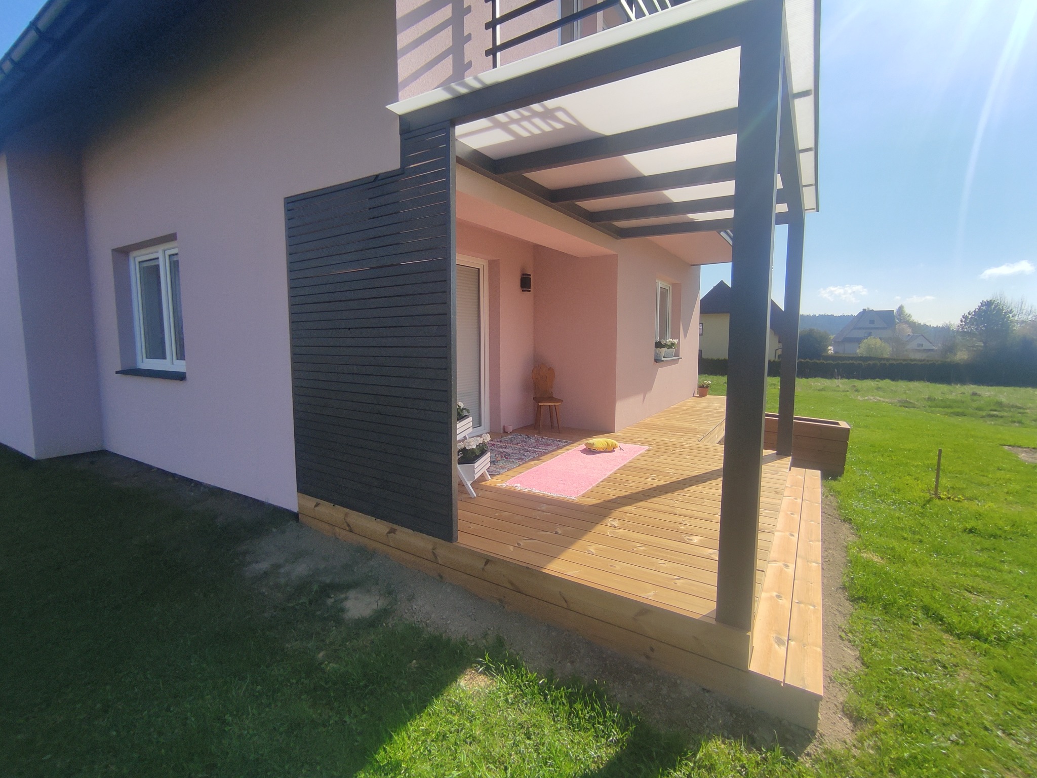 Deska thermo sosna, pergola grafitowa z poliwęglanem mlecznym