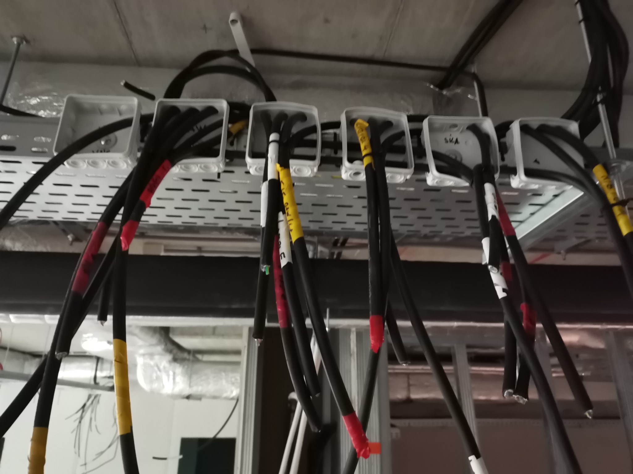 Puszki podlonczenie awaryjnego świata i ewakuacjnego