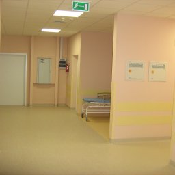 Sale pooperacyjne -Szpital Dziecięcy Olsztyn .
Malowana tapeta .