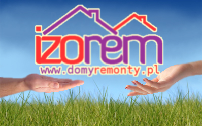 Grafika z logo firmy budowlanej 'izorem.domyremonty.pl' na tle błękitnego nieba i zielonej trawy, z dłońmi po obu stronach logo.