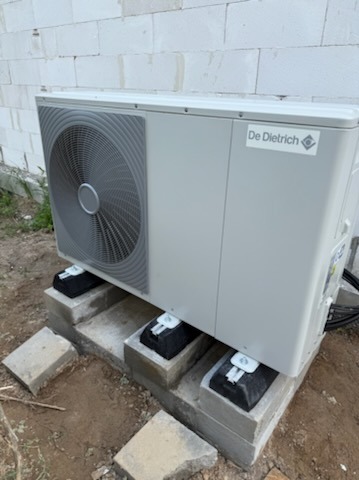 Hybryda De Dietrich Pompa ciepła 8kw plus kocioł gazowy kondensacyjny 19kw jako wsparcie