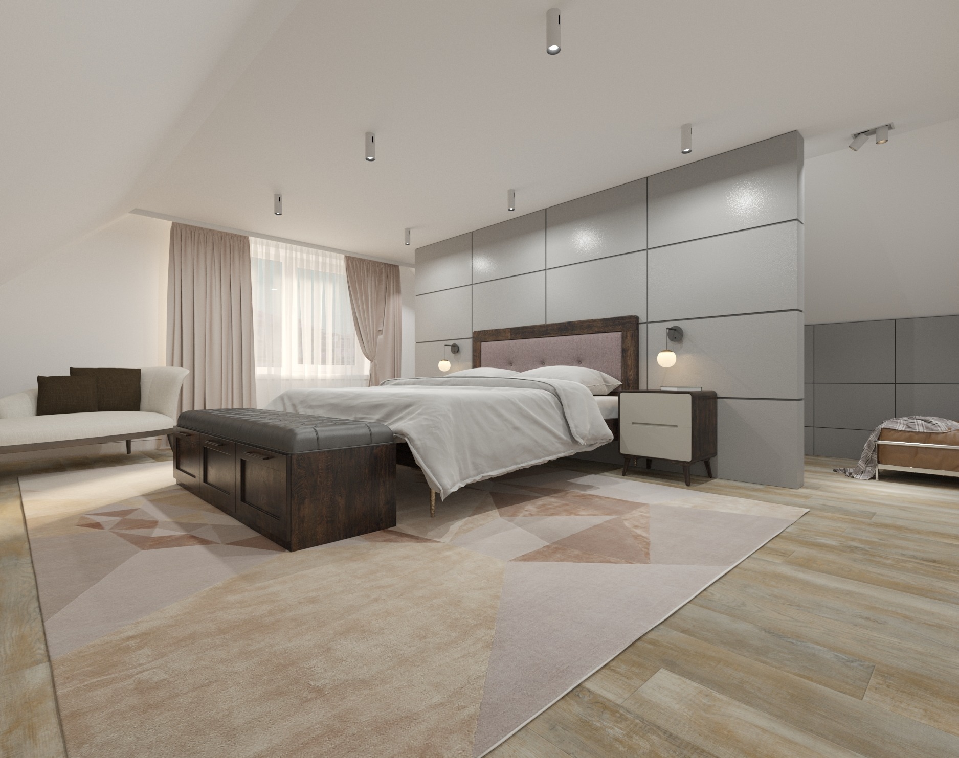 Jasna sypialnia na poddaszu z łóżkiem małżeńskim, szarą ścianą z panelami, drewnianą podłogą i dywanem w geometryczne wzory w odcieniach beżu i brązu. Widoczny również tapicerowany puf i sofa.