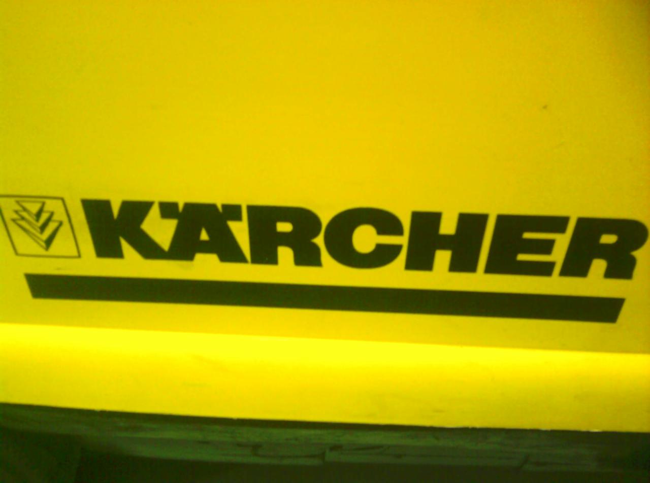 mycie dachów, elewacji, bruku, stacji benzynowych, magazynów.