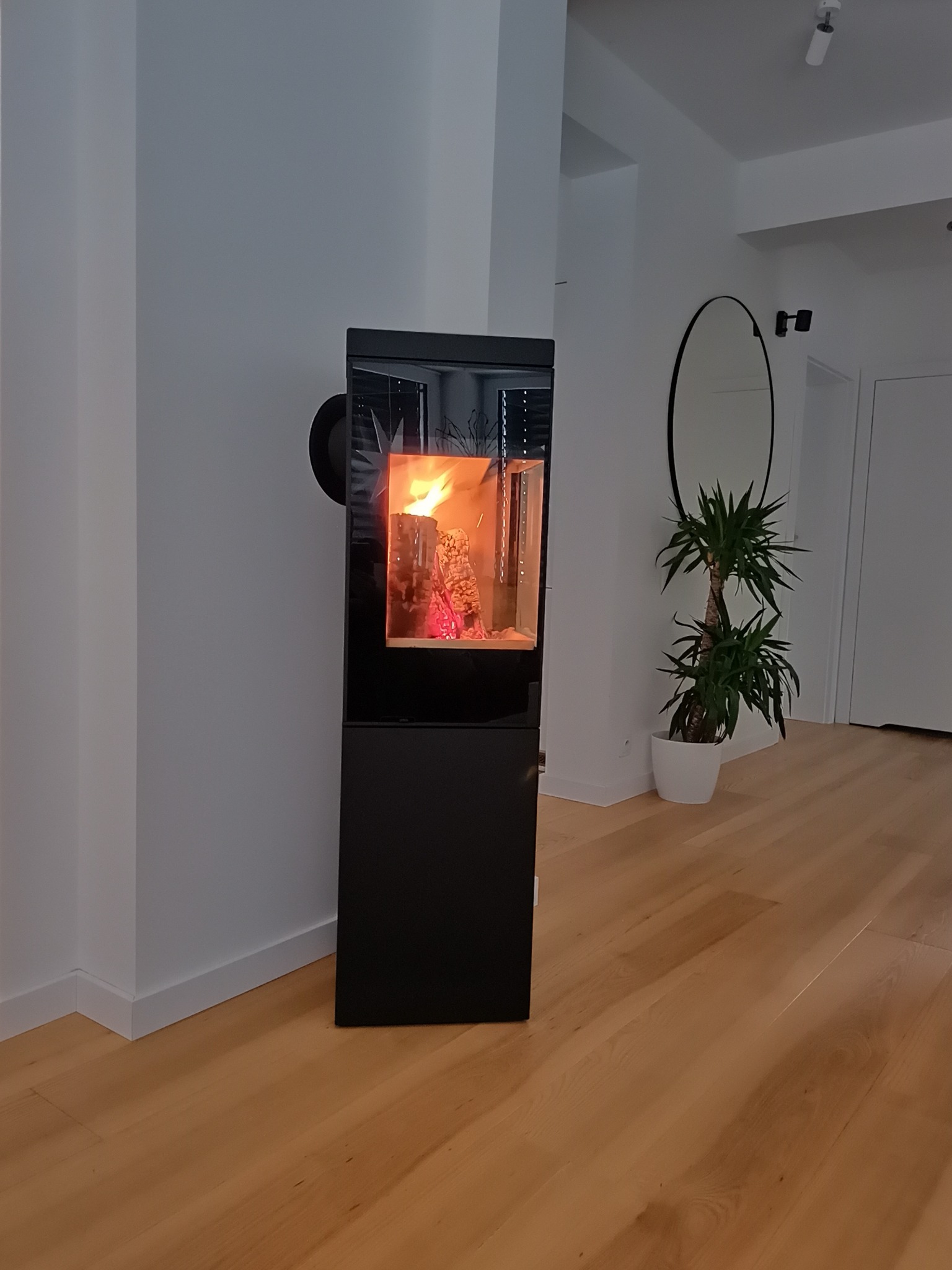 Gładzie oraz malowanie wykonane metodą natryskową przy użyciu materiałów firmy flugger.