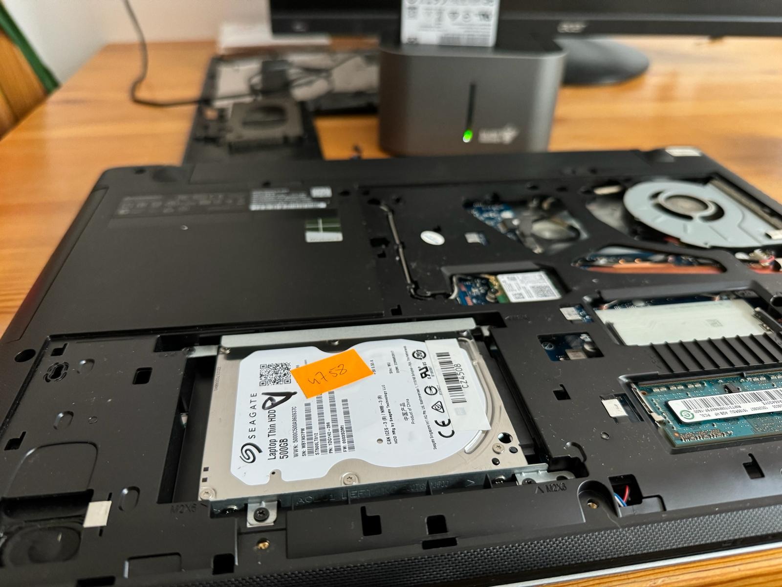 Zlecenie od Pana Dawida. Klonowanie dysku HDD na dysk SSD, dzięki czemu komputer znacznie przyspieszy.