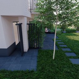 centrumkotula - Wizualizacja ogrodu z nowoczesnym budynkiem, ścieżką z płyt, zielenią i osobami. Widoczny fragment budynku z oknem i ogrodzeniem. Projekt ogrodu z elementami małej architektury.