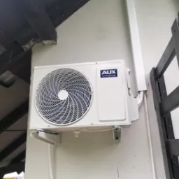 Montaż jednostki zewnętrznej na domku letniskowym