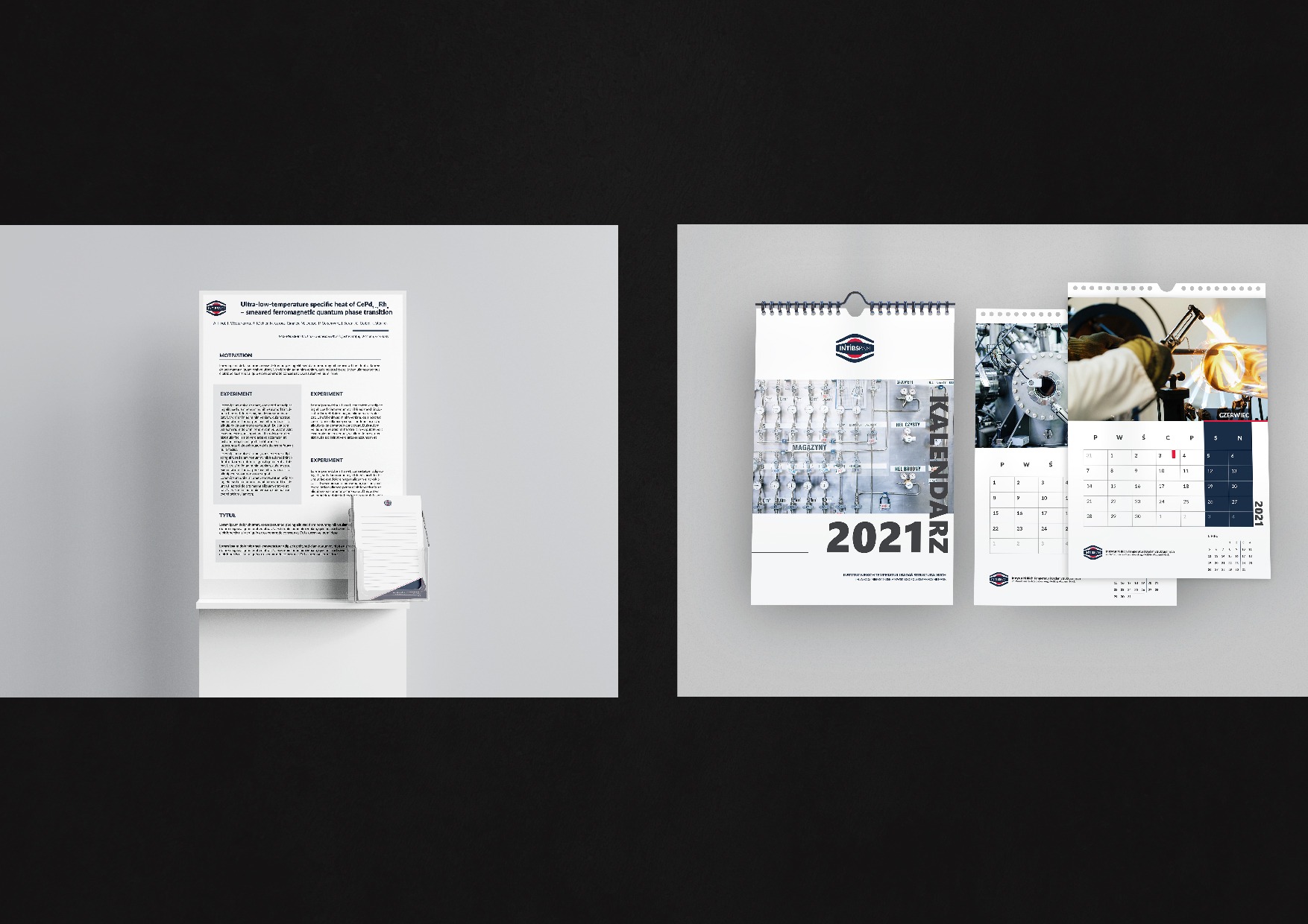 Dwa kalendarze firmowe na rok 2021, jeden z technicznymi schematami, drugi z kalendarium i zdjęciami laboratoryjnymi, obok dokument z tekstem naukowym.