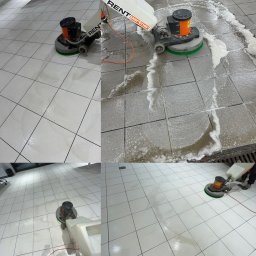 MK Clean Sp. z o.o. - Czyszczenie posadzki z płytek w biurze za pomocą profesjonalnej maszyny szorującej z widocznym logotypem RentPartner, prezentującej efekt przed i po umyciu.