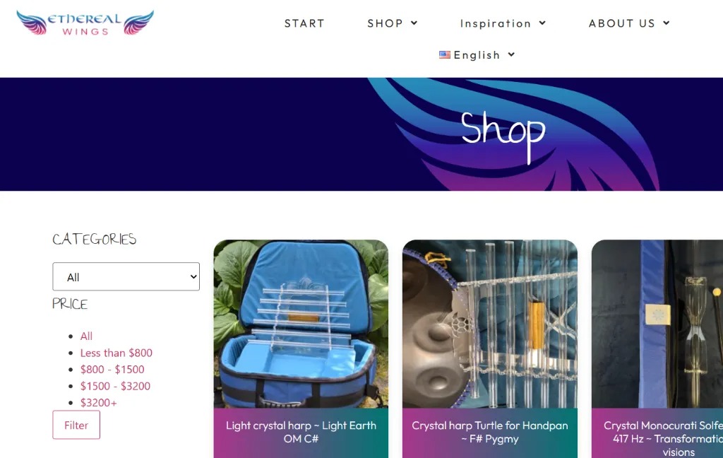 Zrzut ekranu strony internetowej sklepu z ezoterycznymi instrumentami muzycznymi, widoczne filtry kategorii i ceny oraz prezentacja trzech produktów: harfy kryształowej w futerale, kryształowej...