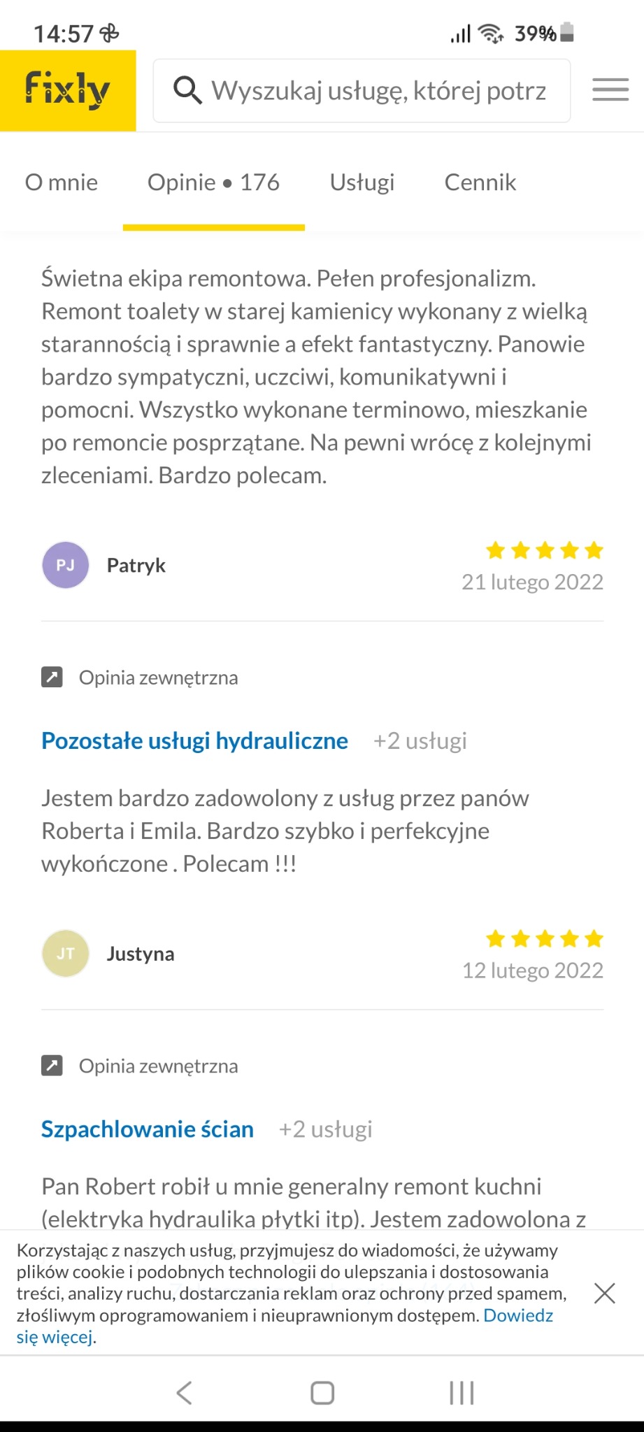 Zrzut ekranu z portalu Fixly z opiniami klientów na temat usług remontowych, w tym remontu toalety, usług hydraulicznych i szpachlowania ścian. Widoczne oceny w postaci gwiazdek i daty wystawienia...