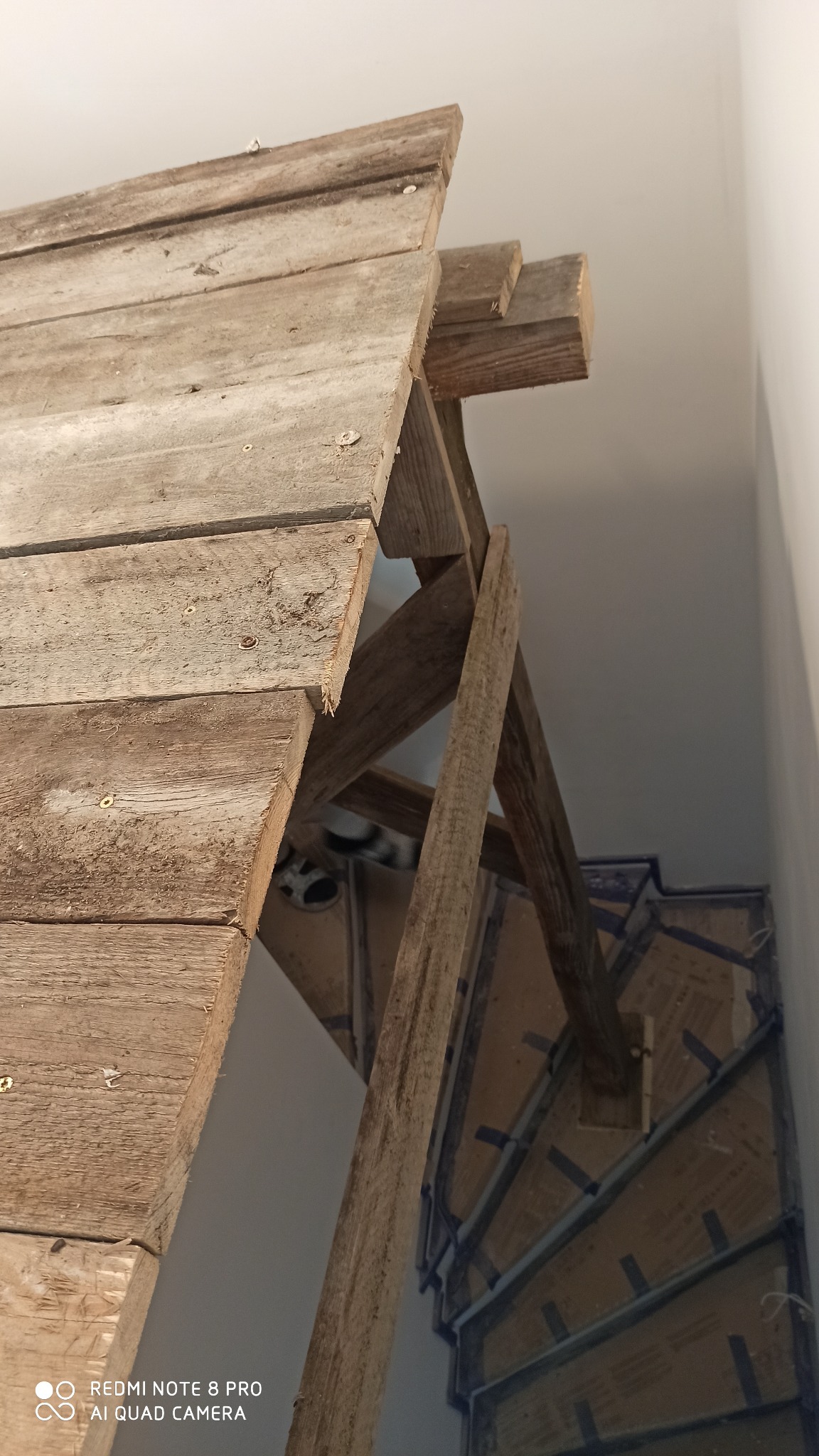 rusztowanie- nietypowa klatka schodowa