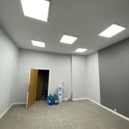 Rozbudowa instalacji elektrycznej wraz z wymianą i dodaniem dodatkowej oprawy oświetlenia technologii LED w placówce CUK Ubezpieczenia. 