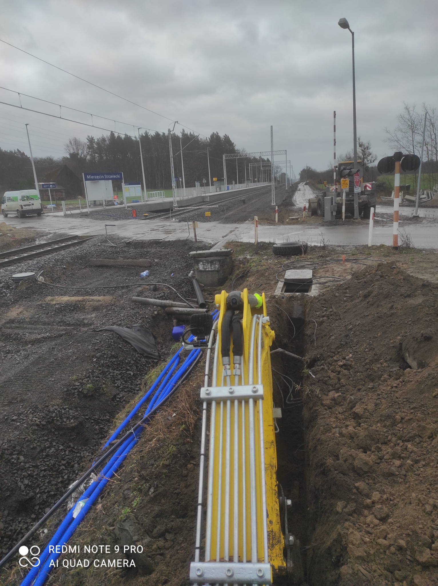 Wykonanie okablowania przejazdów kolejowych dla PKP.