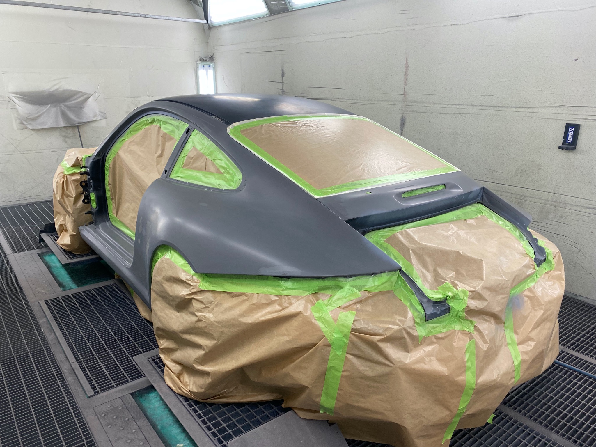 Porsche 996 przerobiony na 997. Karbon progi i nadkola.