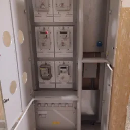 Wyniesienie liczników energii elektrycznej do części wspólnych w Dąbrowie Górniczej.