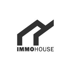 Minimalistyczny, czarno-biały znak graficzny przedstawiający stylizowany dom z napisem 'IMMO HOUSE' pod spodem. Prosty, geometryczny kształt dachu i ściany tworzy nowoczesny wizerunek.