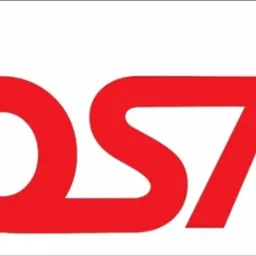 Czerwone logo OSA na białym tle, prezentujące nazwę firmy w unikalnej, połączonej typografii.