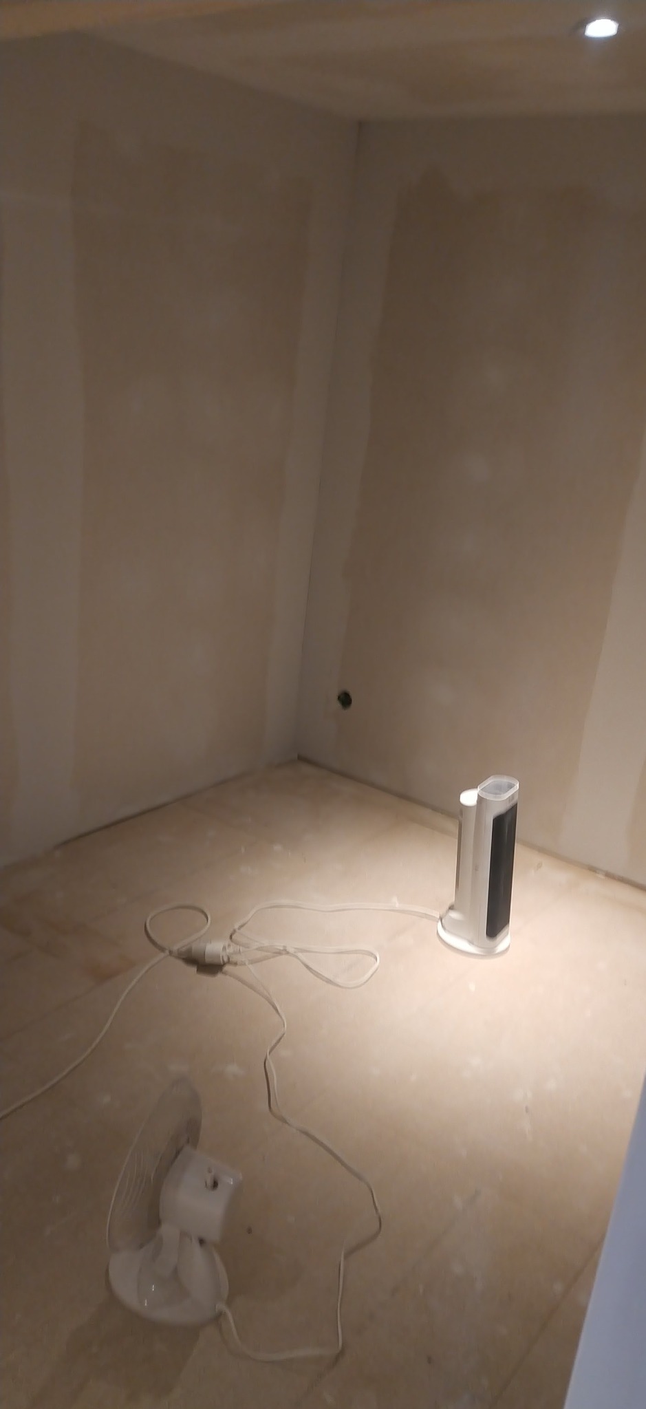 Wykończenie ścian i sufitów