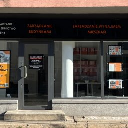Nasze dobrze wyeksponowane biuro z wejściem z ulicy - ul. Dąbrowskiego 97 (parter) 60-574 Poznań