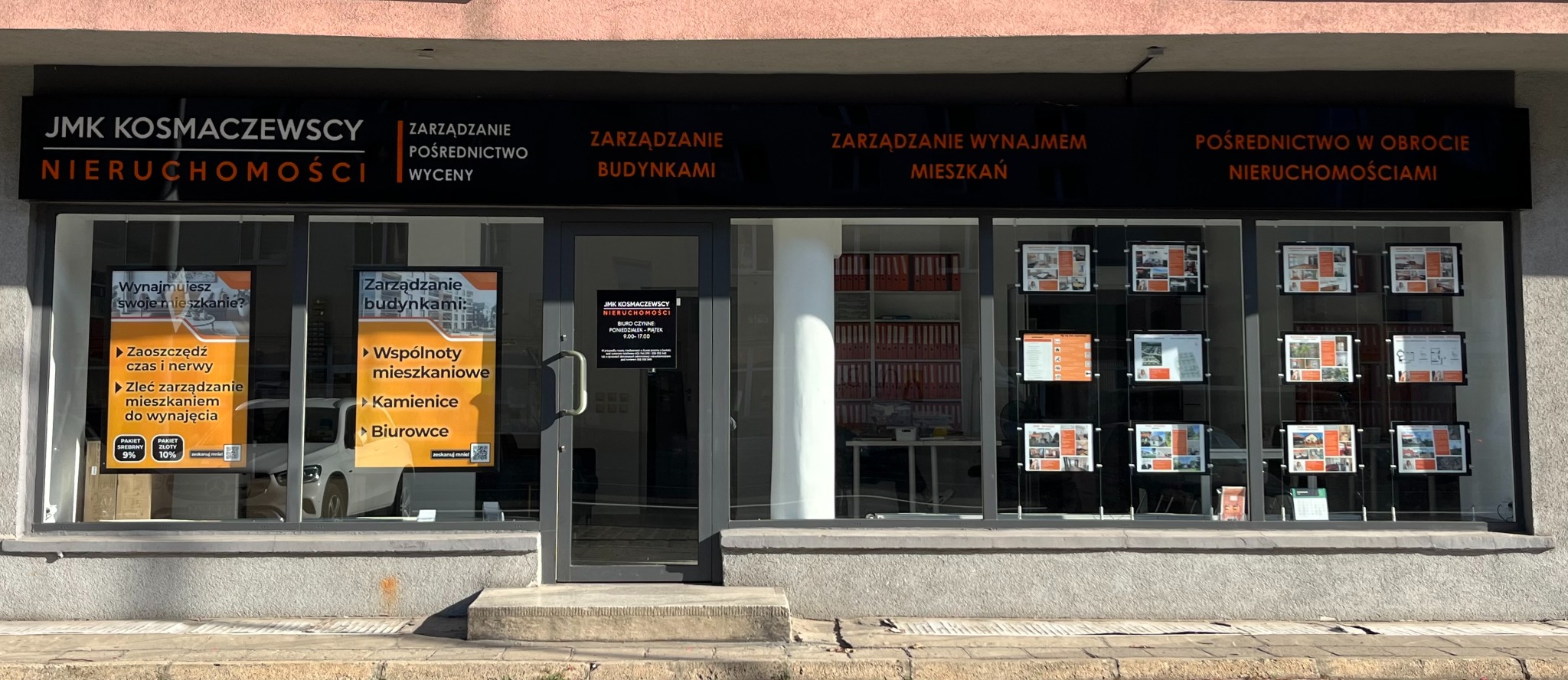 Nasze dobrze wyeksponowane biuro z wejściem z ulicy - ul. Dąbrowskiego 97 (parter) 60-574 Poznań